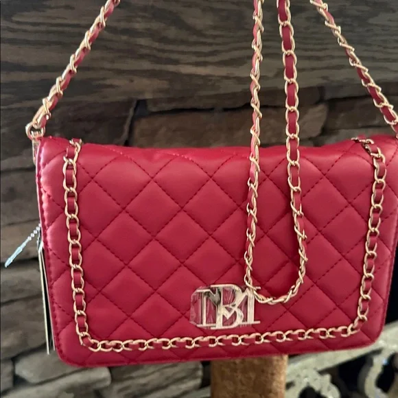 BADGLEY MISCHKA Red Quilted Chain Shoulder Bag - Picture 1 of 11